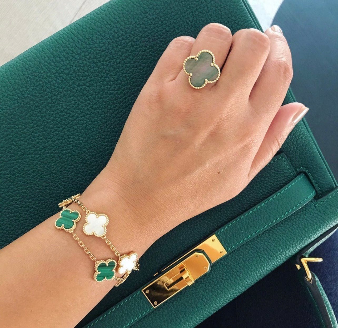 Clover Bracelet Mother of Pearl Four Leaf Flower 18k Gold Charm Bracelet