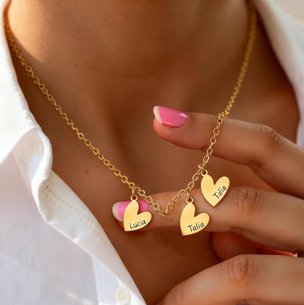 Necklace with personalised heart pendants